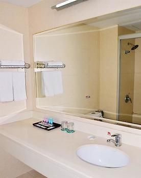 Motel 168 Shanghai Pudong Huinan Metro Station Tesco Exterior foto