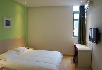 Motel 168 Shanghai Pudong Huinan Metro Station Tesco Exterior foto